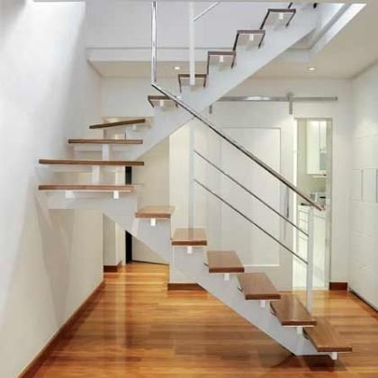 Escadas de Madeira — Moderno e elegante.